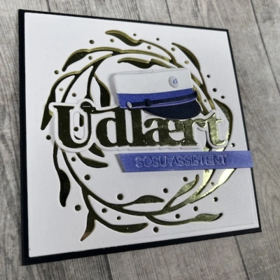 Dies Made With Love Wreath with splats