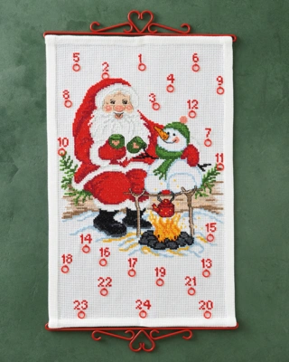 Julekalender broderi Julemand & Snemand ved bål, 38x59cm