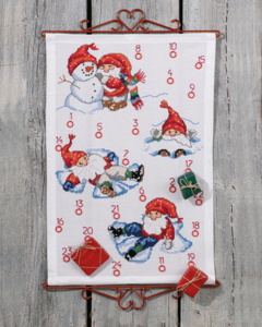Julekalender nisser leg i sneen, 40 x 60cm