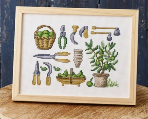 Broderi Frugter i kurv og redskaber 24x18cm